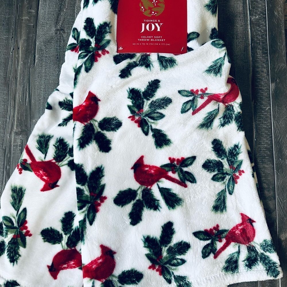 Red Cardinal Floral Christmas Holiday Plush Throw Blanket